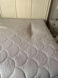 Crevice in mattress