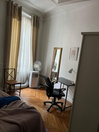 Extra room in street side BR