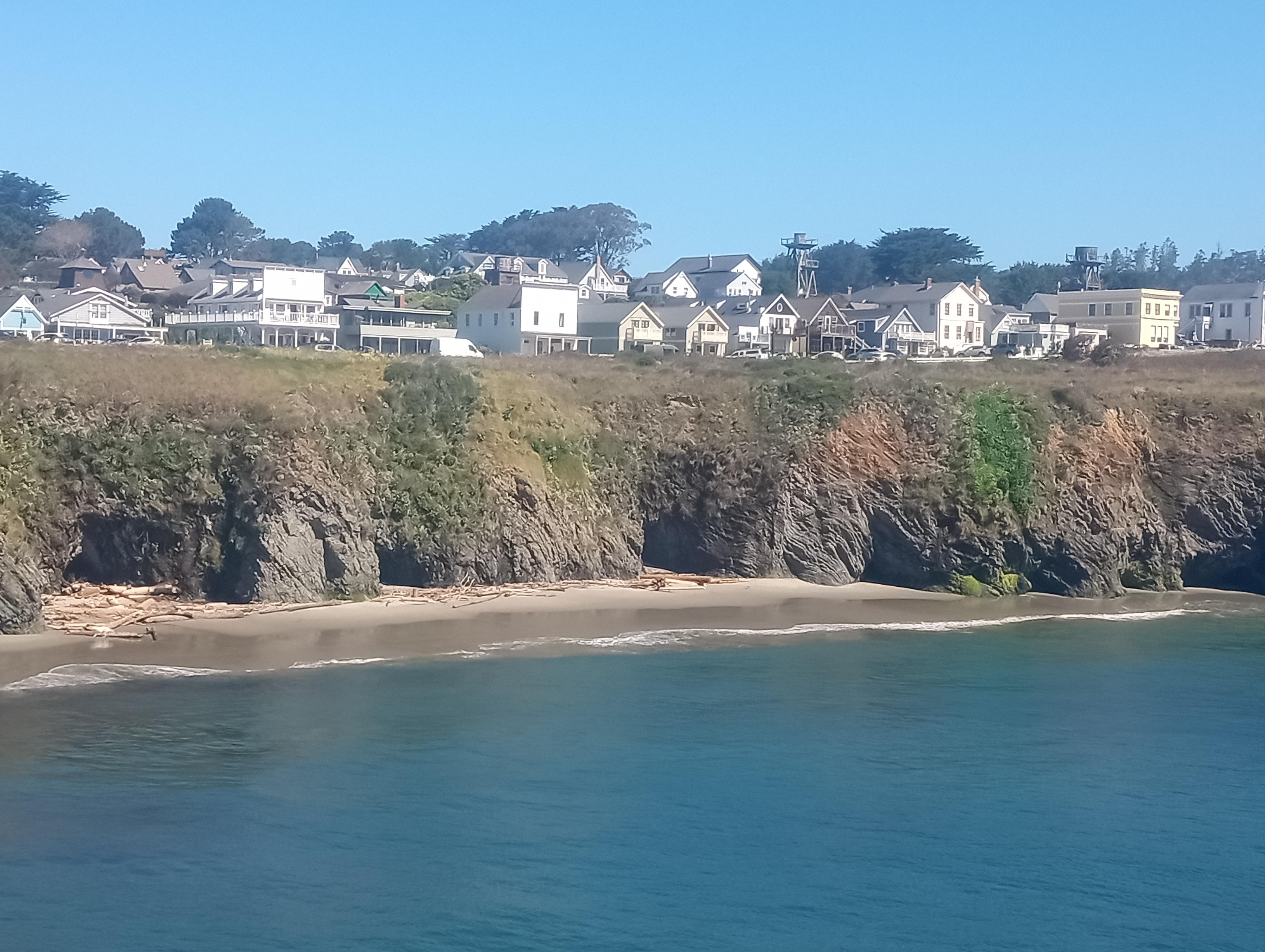 Mendocino shopping was nearby.