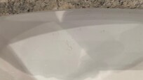 Fussel im Waschbecken