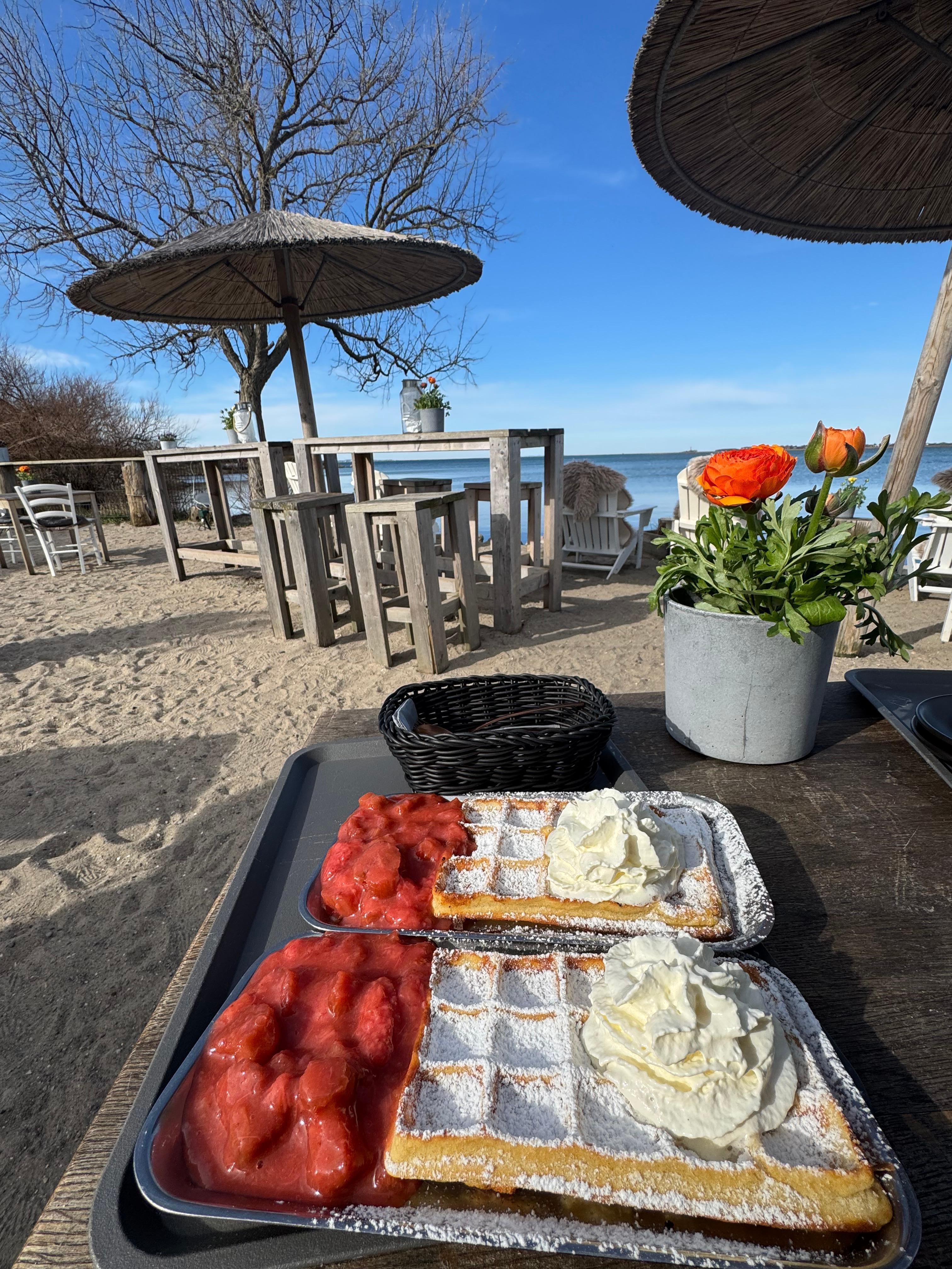 Café/Bar „Lütten“ ca.350m entfernt 