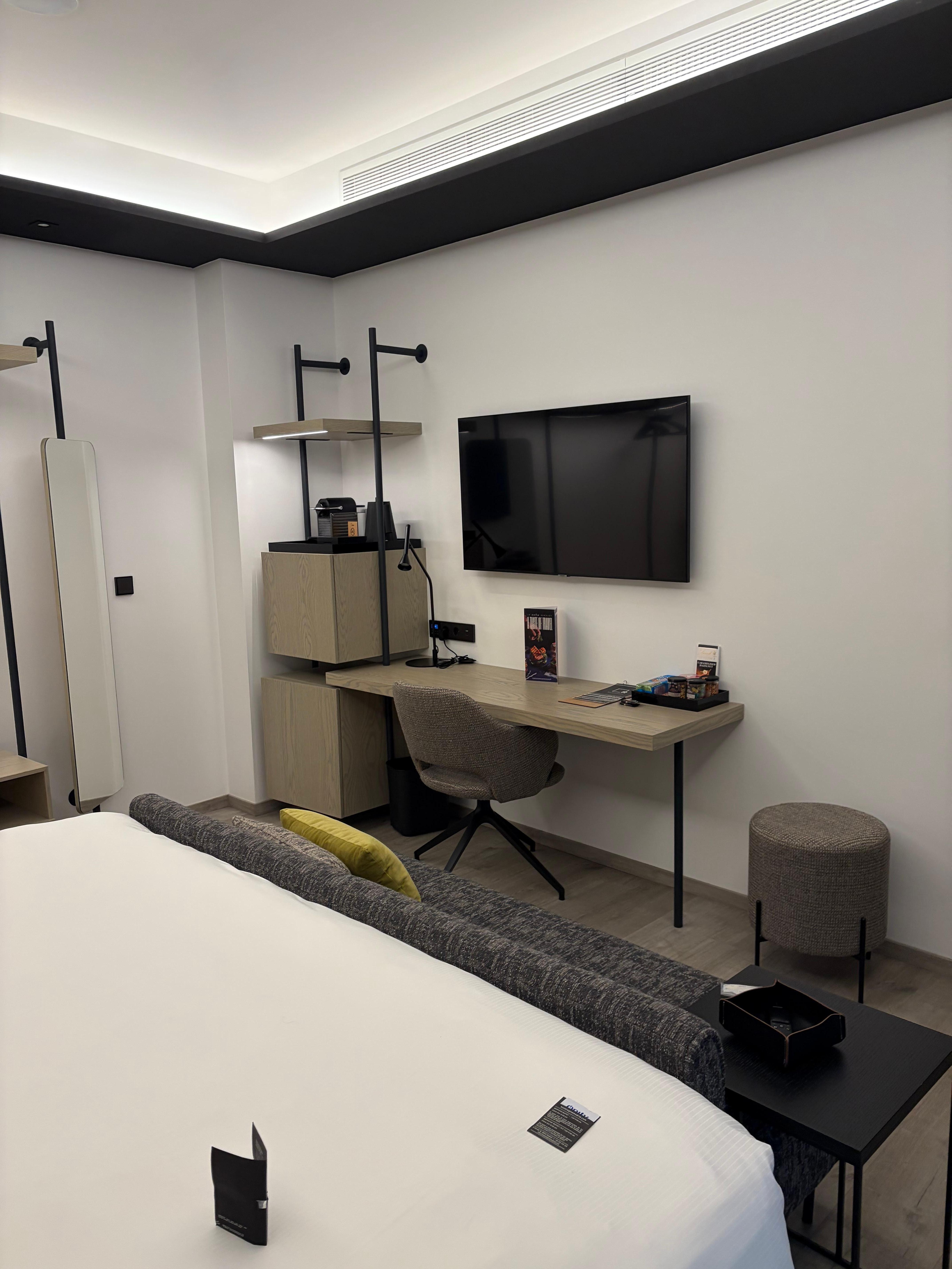 Light and shade controls at bedside. All in alll good design throughout the place