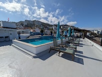Roof top pool/deck