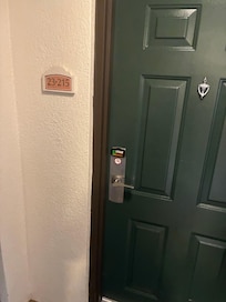 This is my hotel room as you can see the battery died in the key part so he was locked out for almost 3 hours. My kids sat in a wet bathing suit with towels in front of the door for almost 3 hours.
