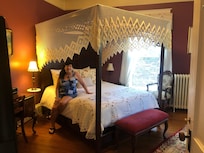 Comfy Anne Queen bed