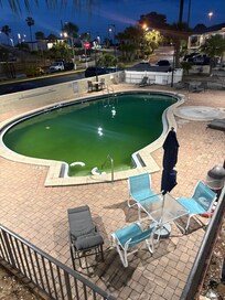 there was no indication that the pool was unavailable for use.
I was there for 3 days and it was 90 degrees. Very dissappointed.