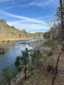 Perfect afternoon drives and hiking trails nearby!