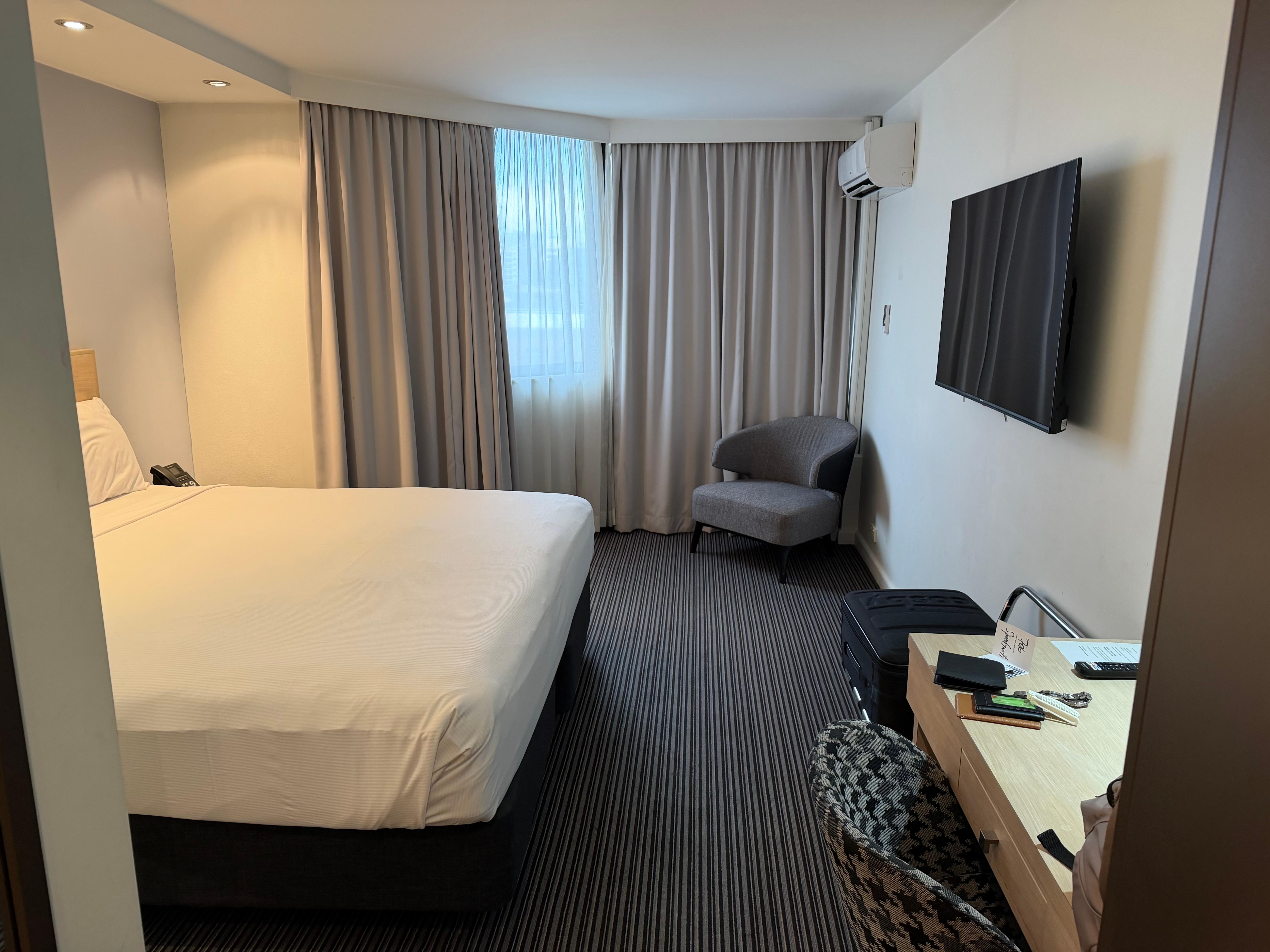 スリッパと水は無し。