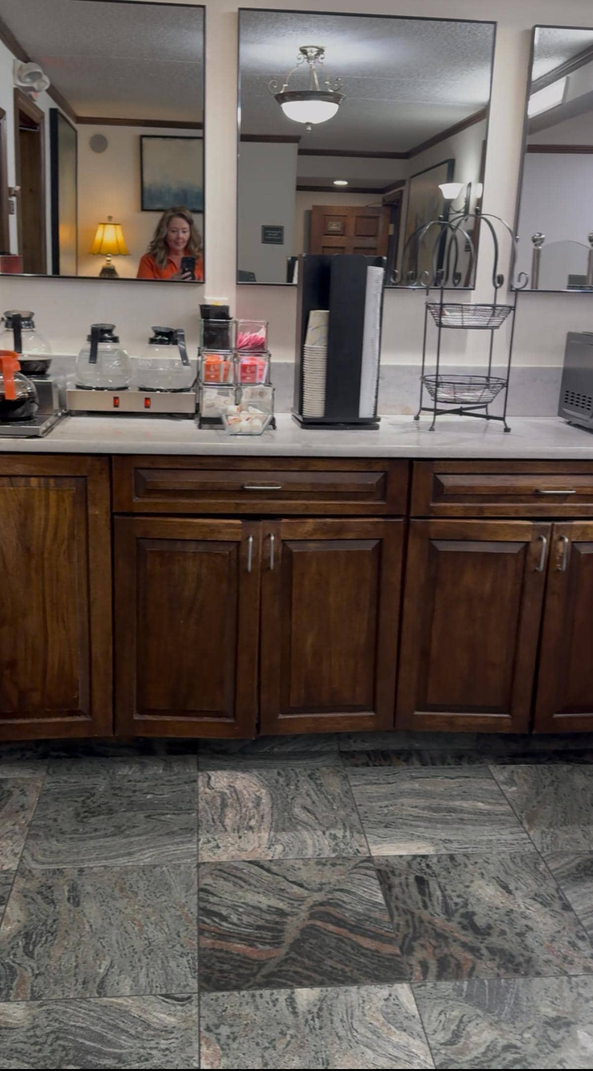 Lobby small. It spotless and always have fresh coffee