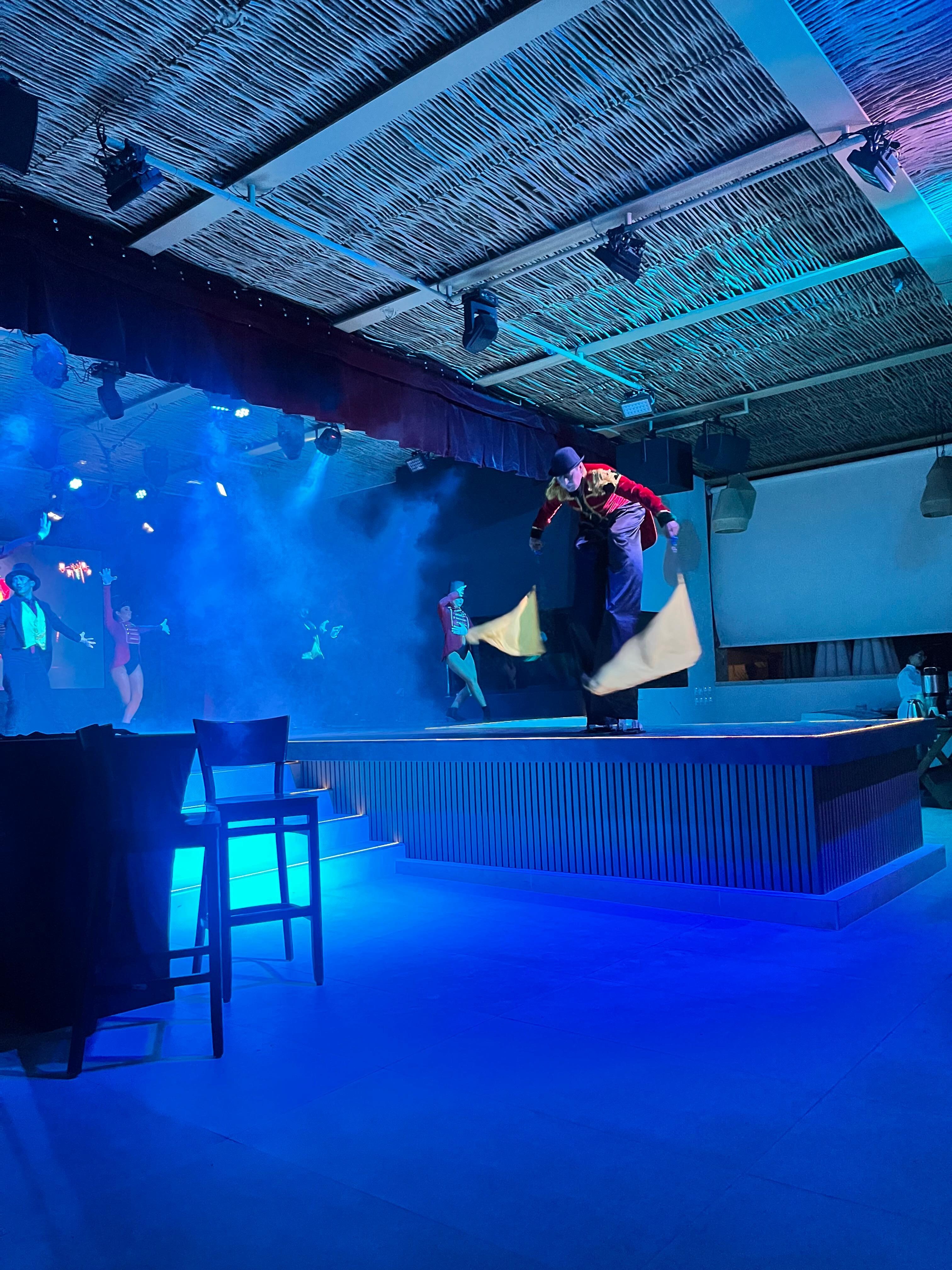 Dinner buffet show!
