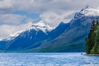 he view from Lake McDonald was absolutely breathtaking—towering, snow-capped peaks reflected in the crystal-clear blue waters. It’s hard to describe the peace and awe you feel just standing at the shoreline.
