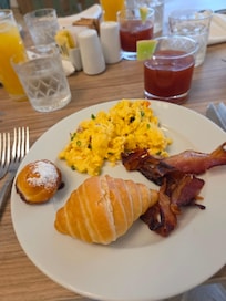 Great choices at the breakfast buffet.