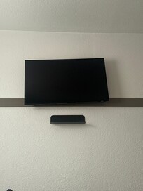 Télévision de travers
(Pas crédible)