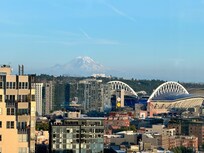 Mount Rainier view.