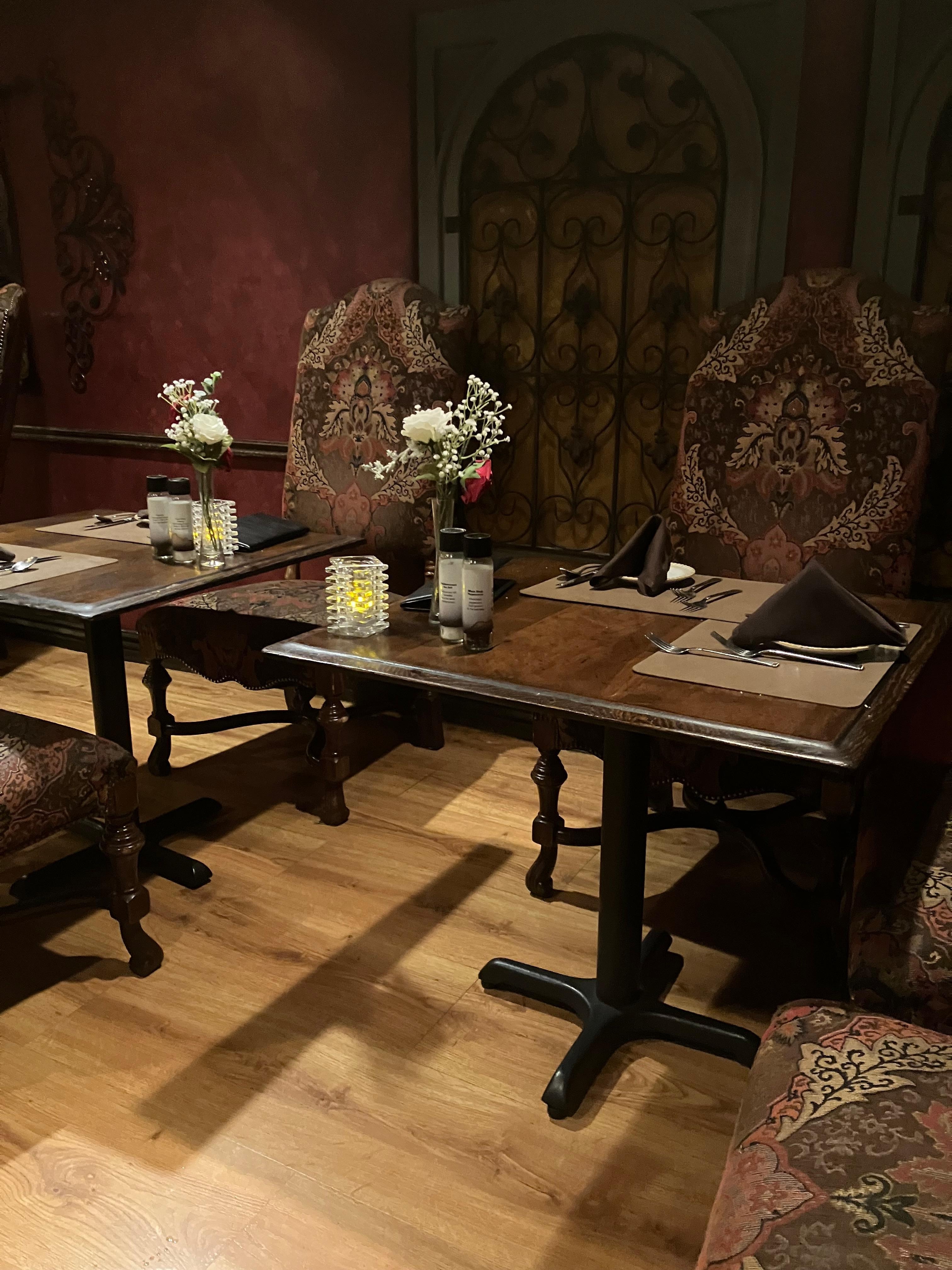 Italian restaurant on the property. Very old world decor. Very intimate. 