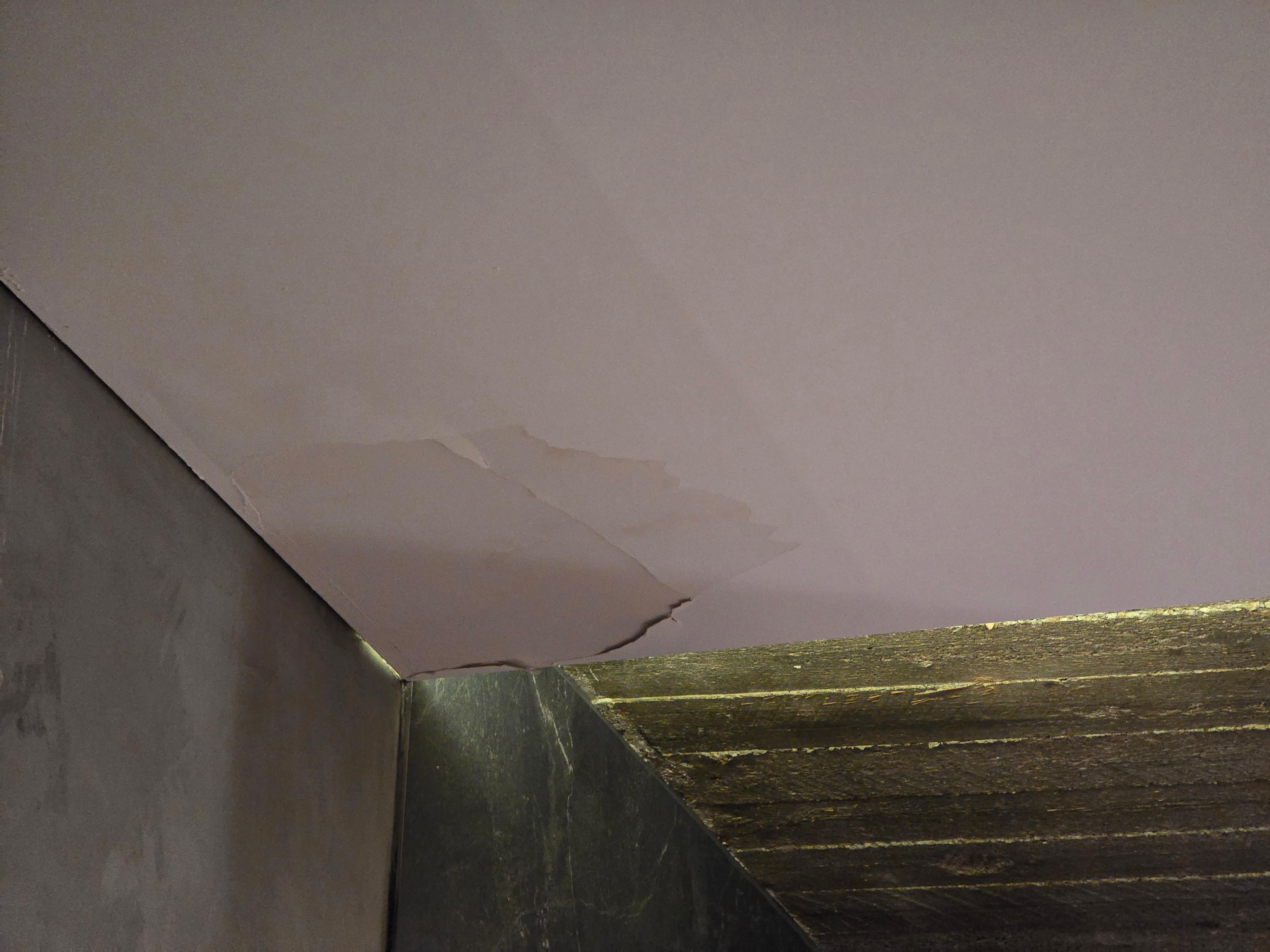 Wasserschaden im Wohnzimmer