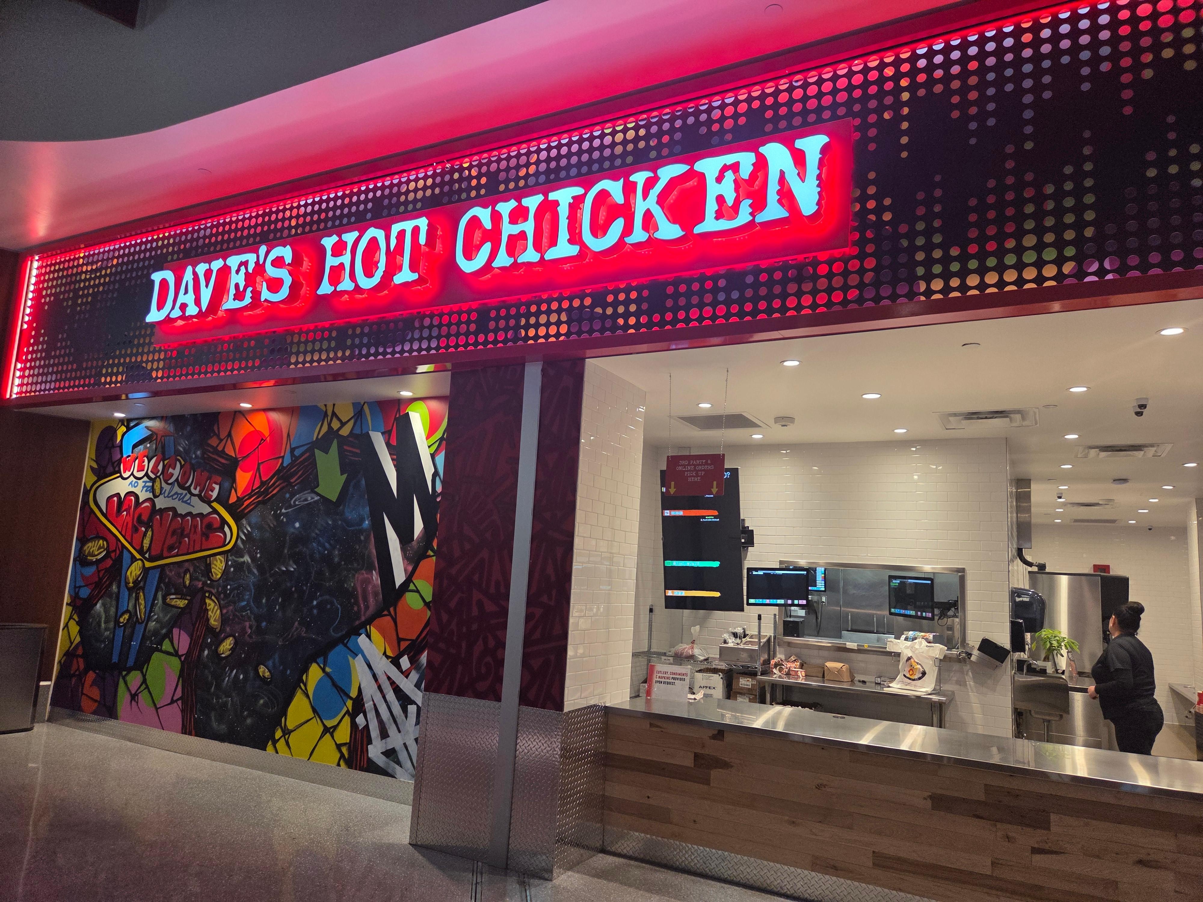 This Dave's Chicken was great inside Planet Hollywood 