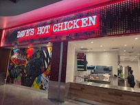 This Dave's Chicken was great inside Planet Hollywood