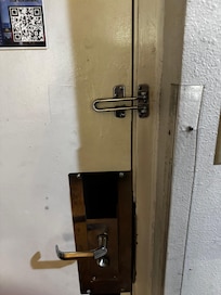 The top latch broken