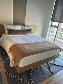 Bedroom…no balcony sucked