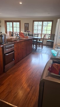 Kitchen, dining area