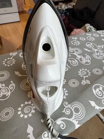 Iron with missing knob