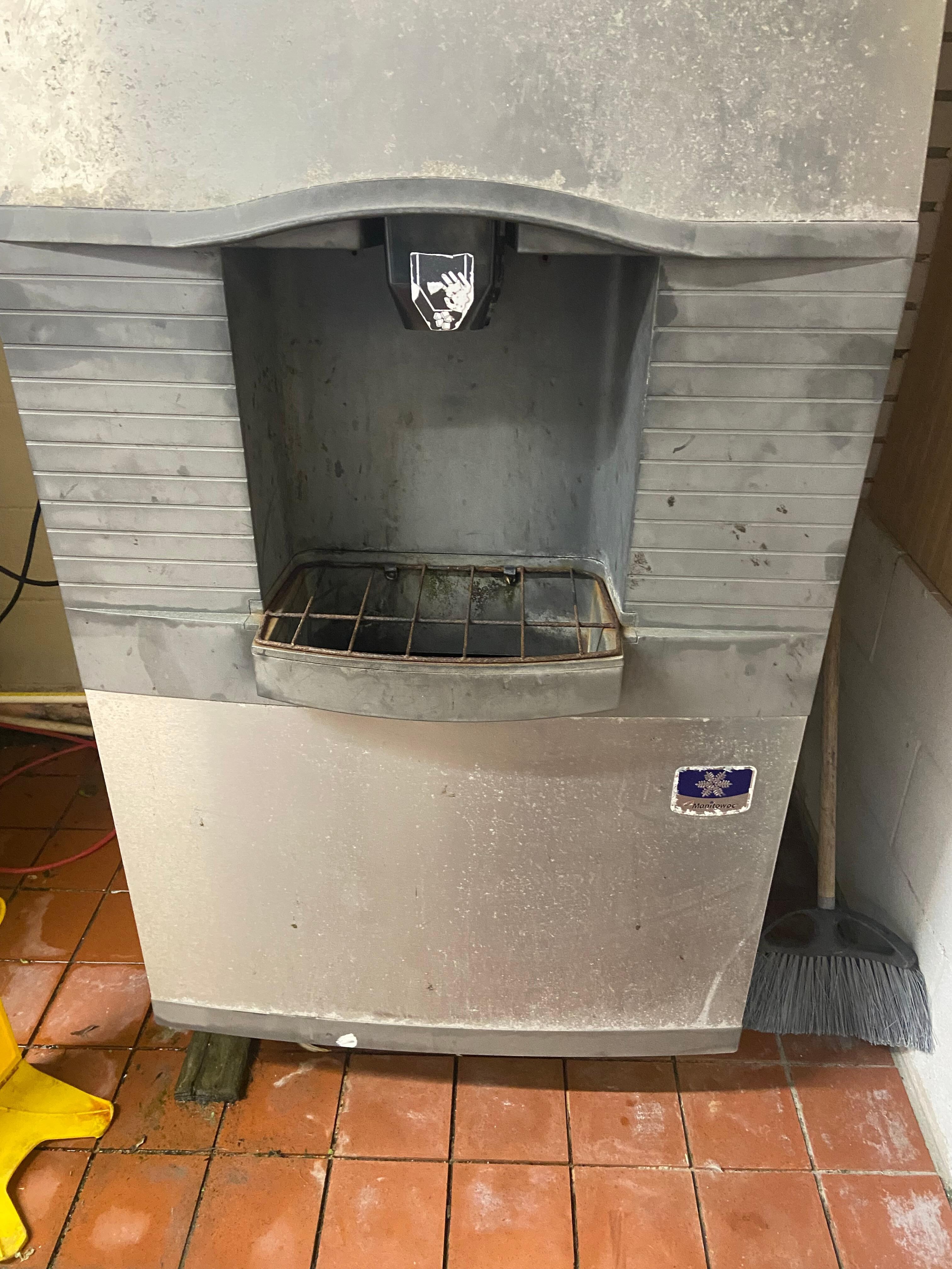 Hallway and ice machine 