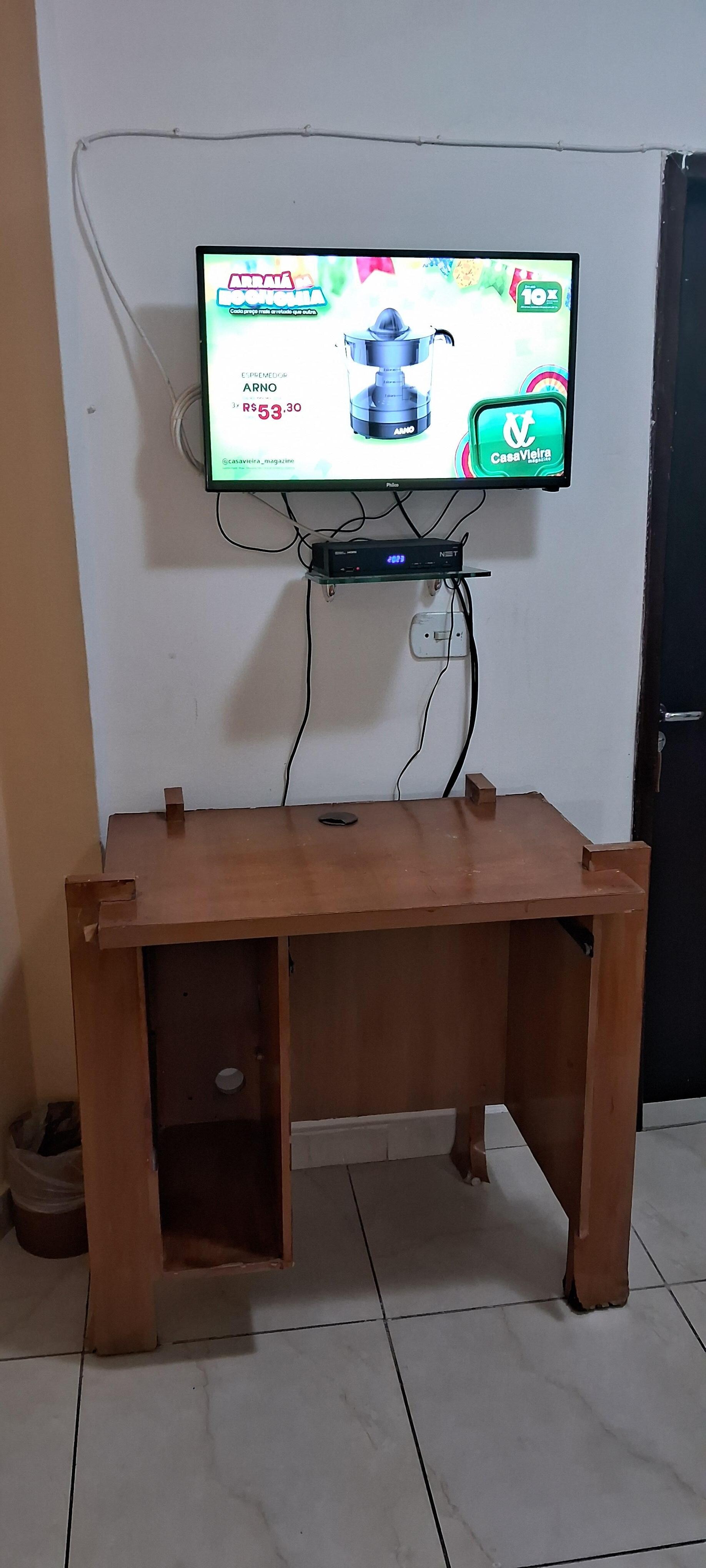 Móveis antigos.
Isto aqui não é uma mesinha e sim algo improvisado