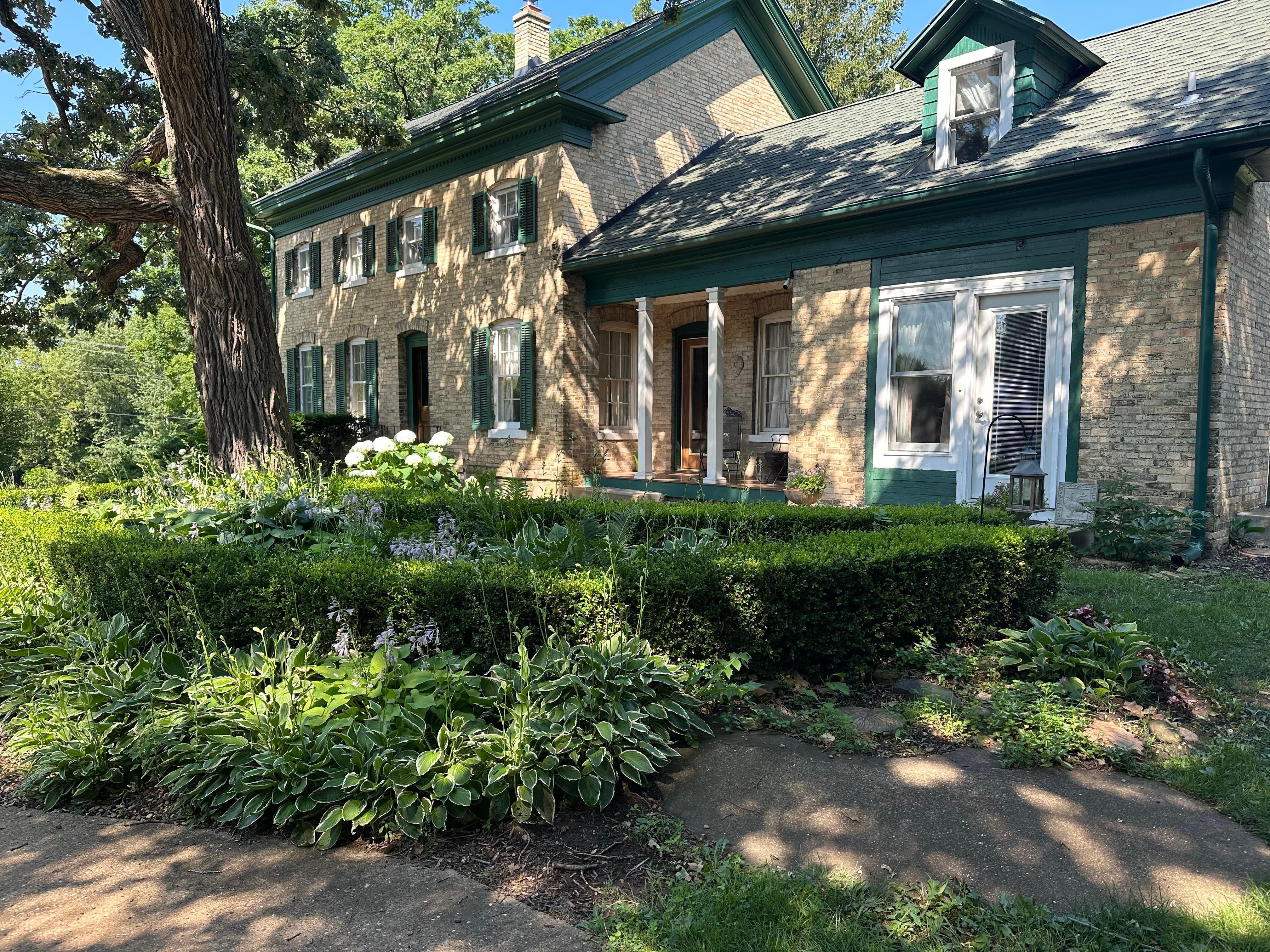 Small apt behind the white doors.