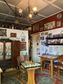 Excellent traditional Italian cuccina about three blocks from hotel.