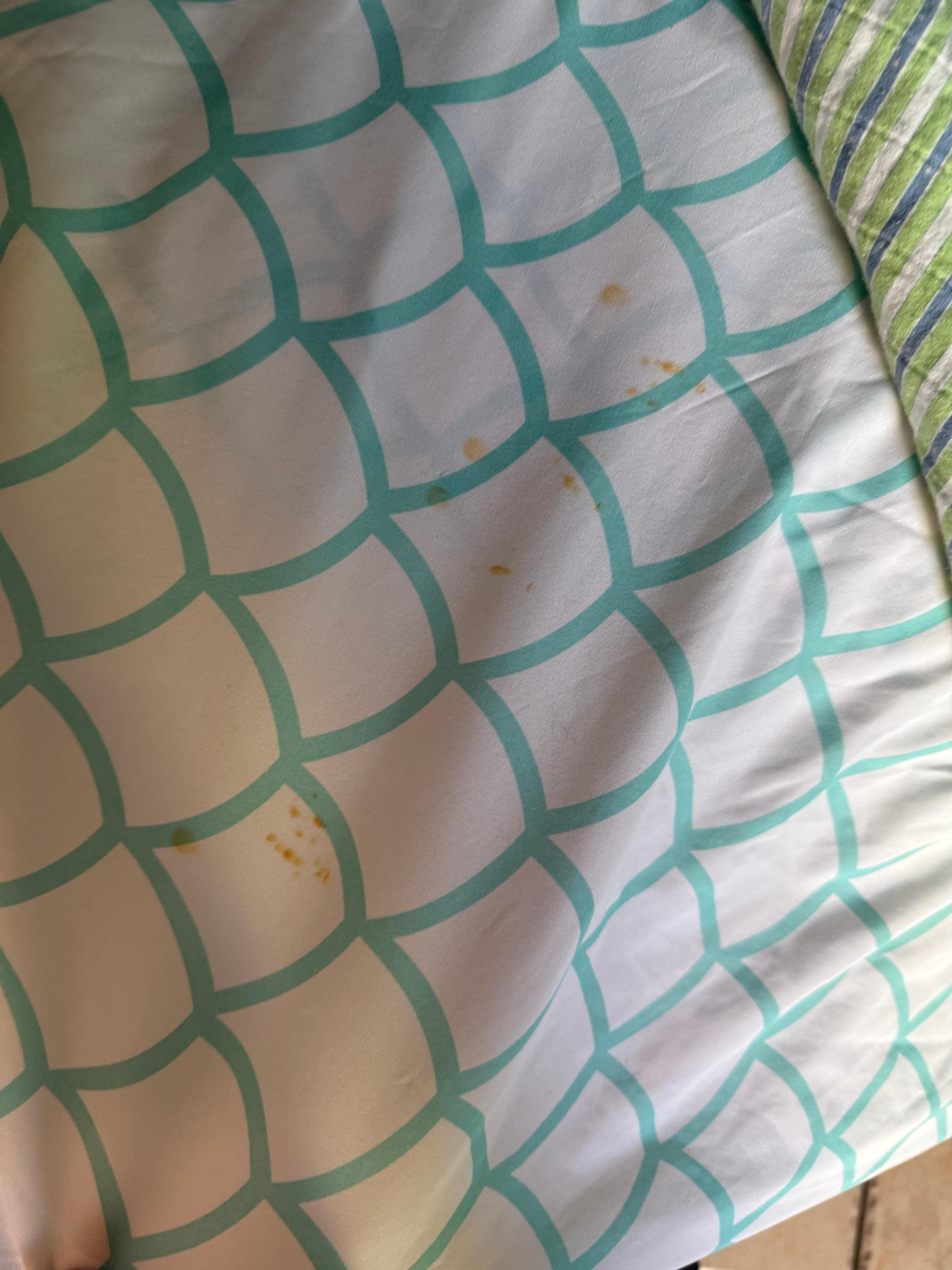 Stained disgusting sheets 