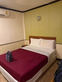Small room - ac not the best