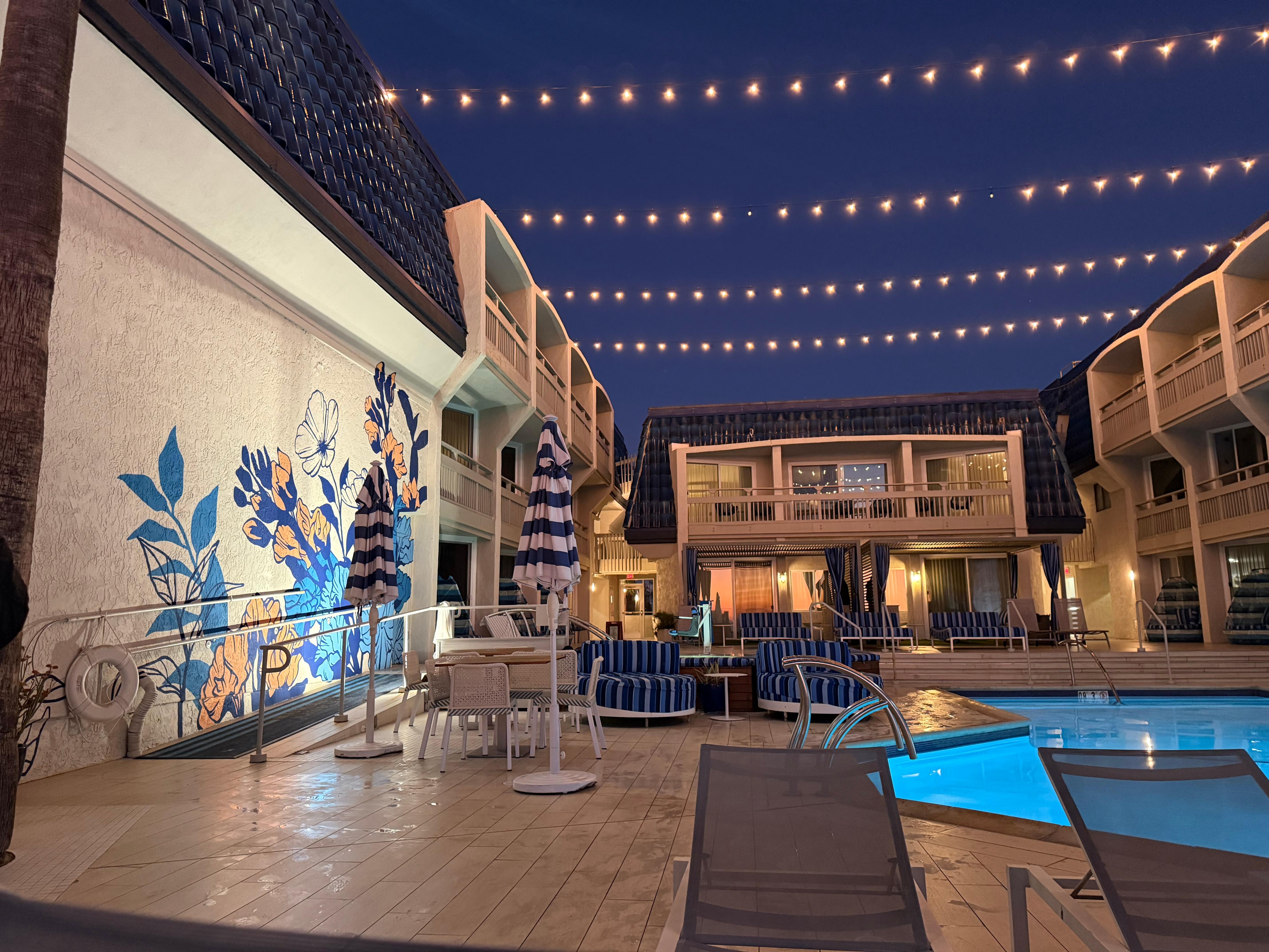 The other side of the pool/lounge area at noght