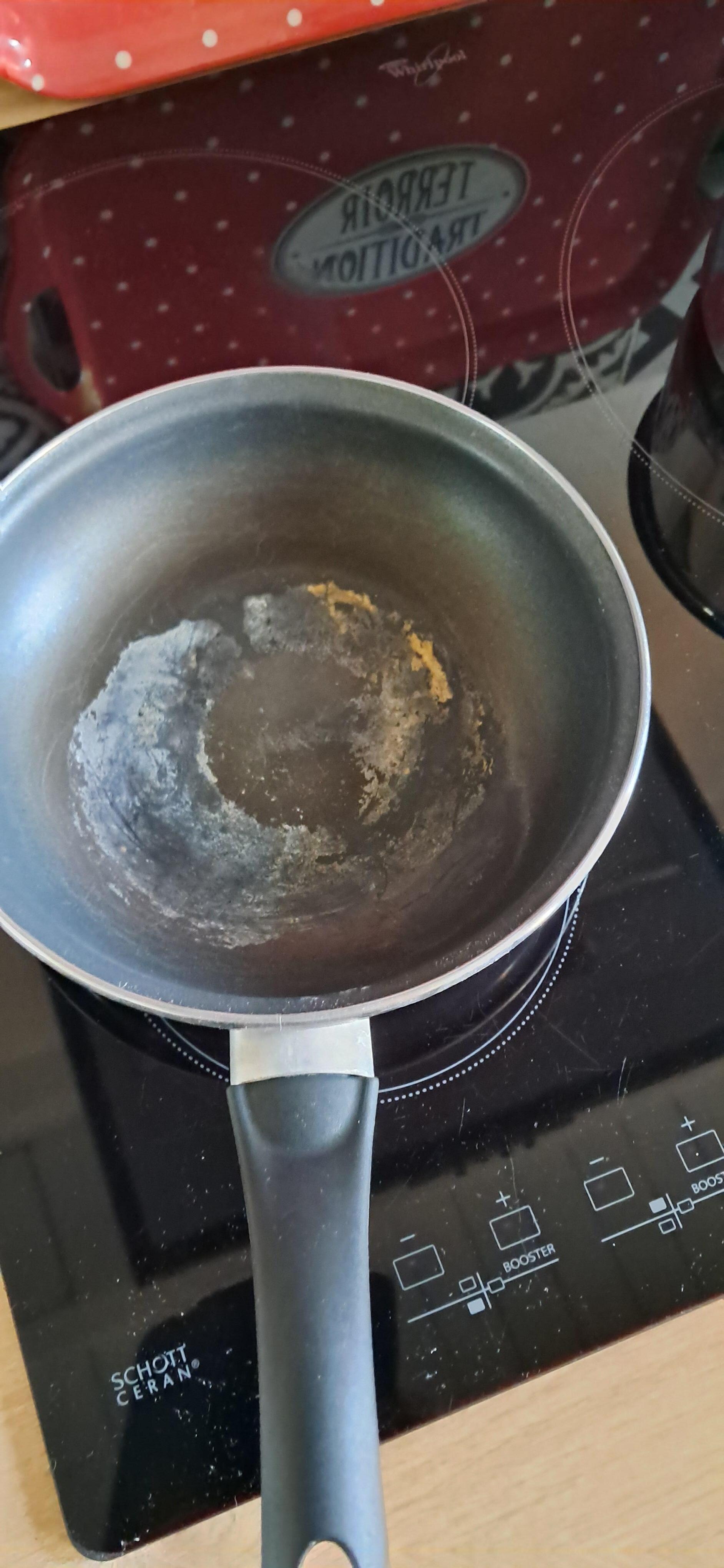 PoĂȘle impropre Ă la cuisson.