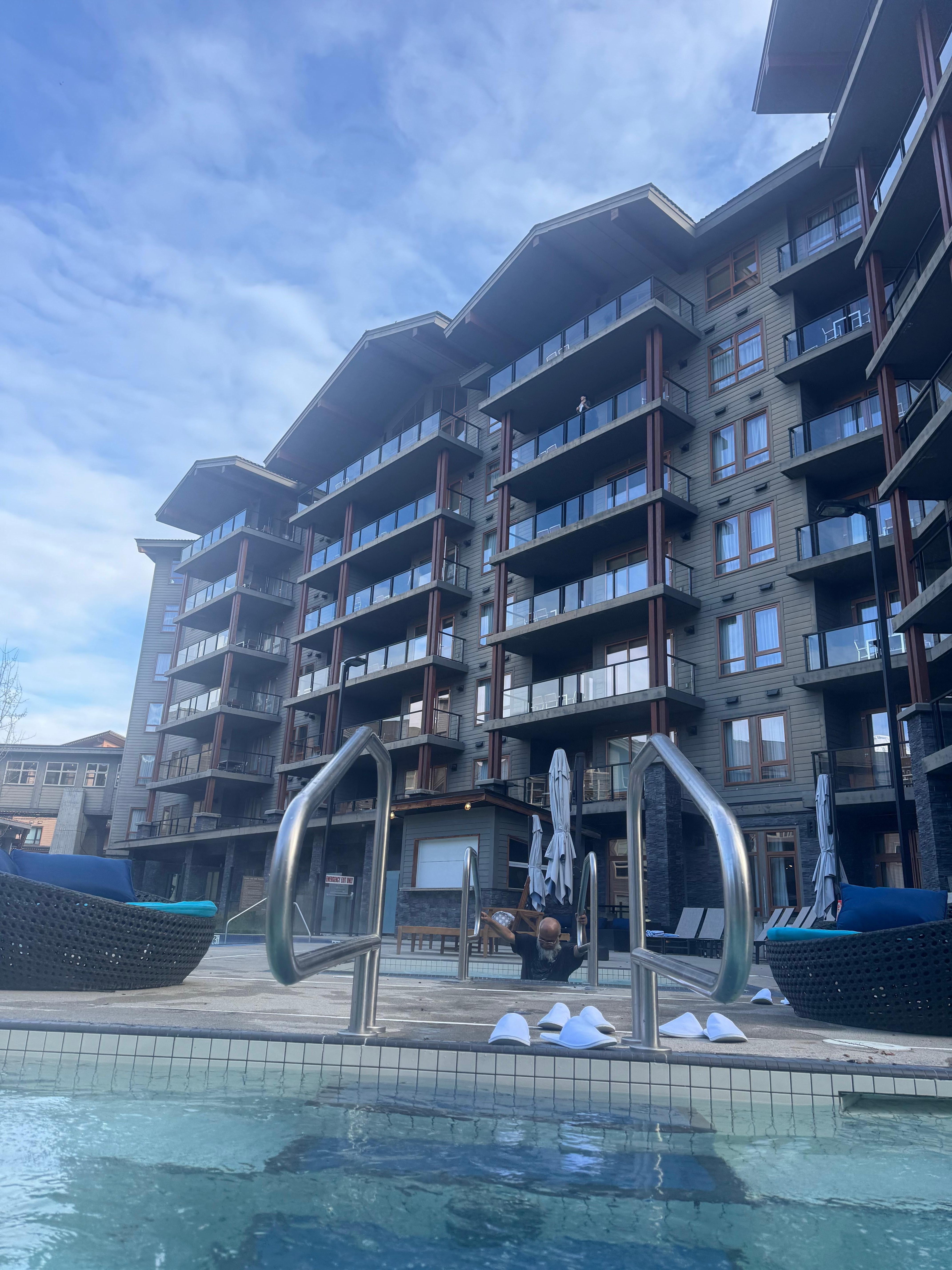 Love the hot tub ❤️