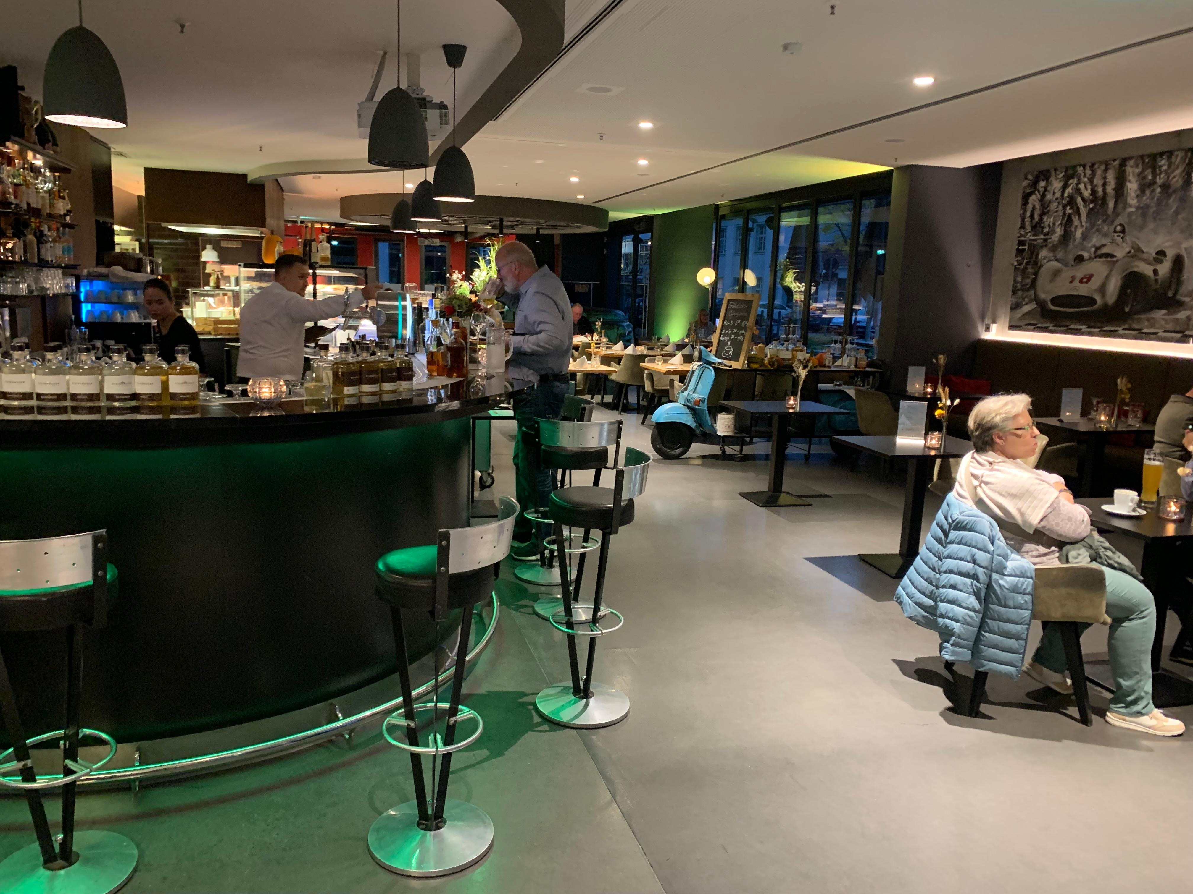 Hotel Bar & Dining Room