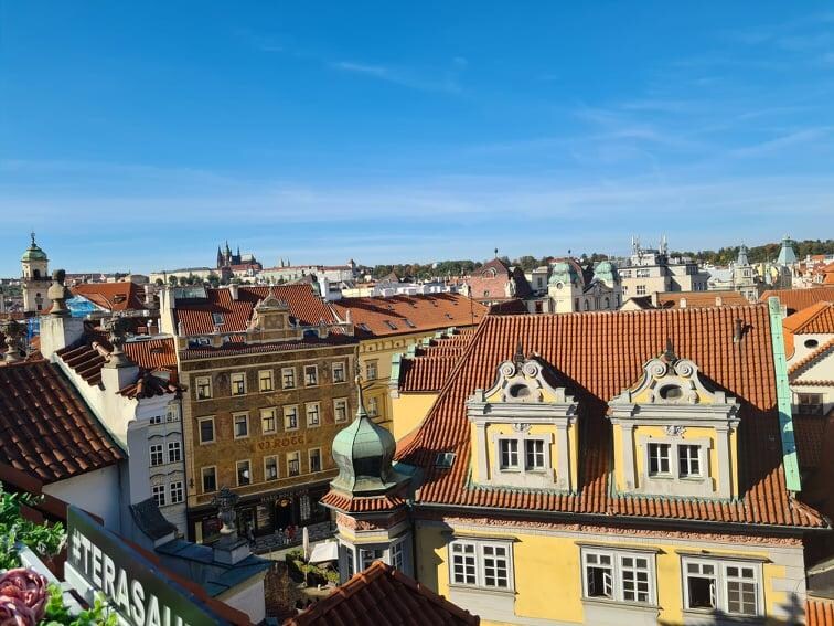 Utsikt fra takterrassen mot Hard Rock Cafe