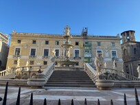Fontana Pretoria Down the street via Maqueda