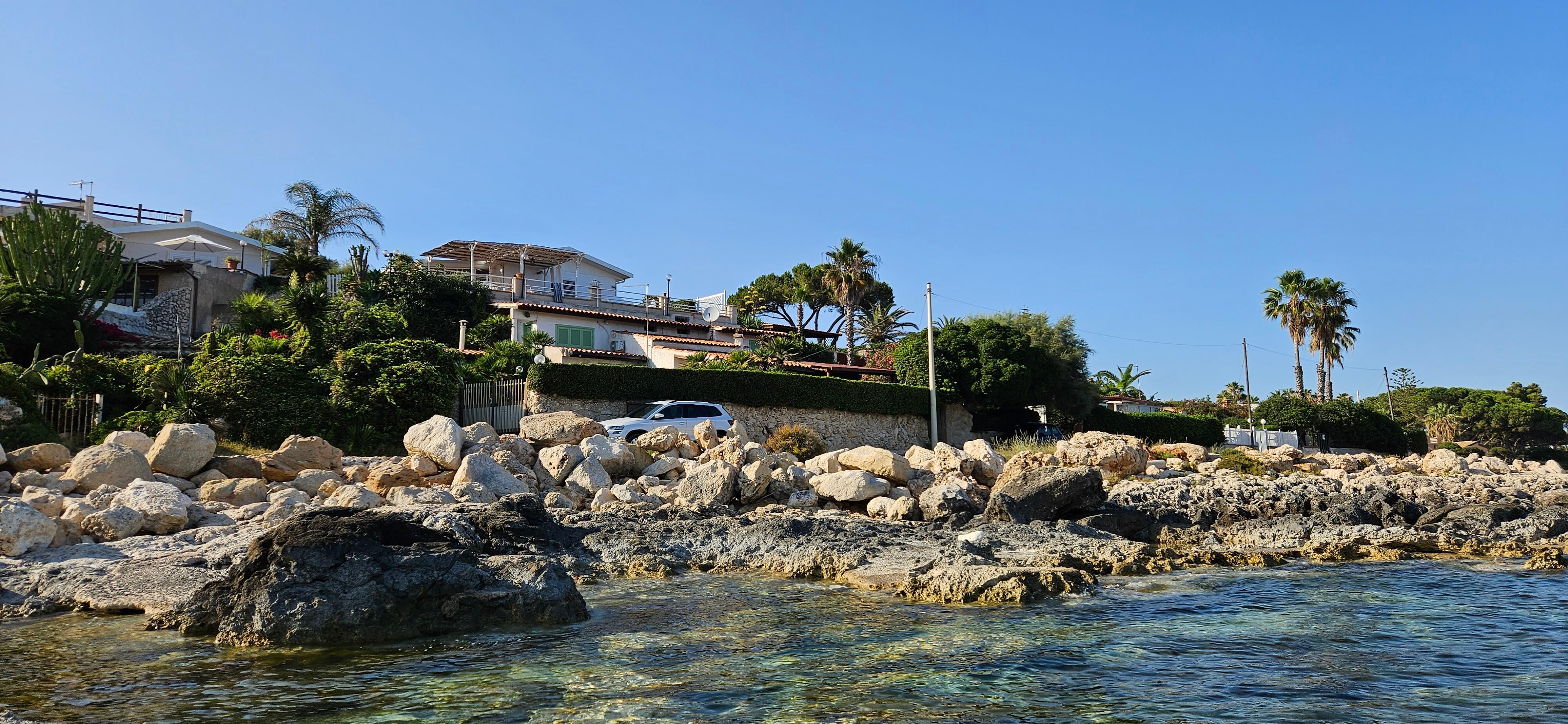 Sicht vom Meer aufs Haus
