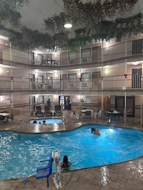 Very beautiful pool, Hot Tub and area this seemed cleaned and very well maintained