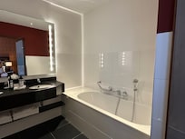 Spacious full bathroom