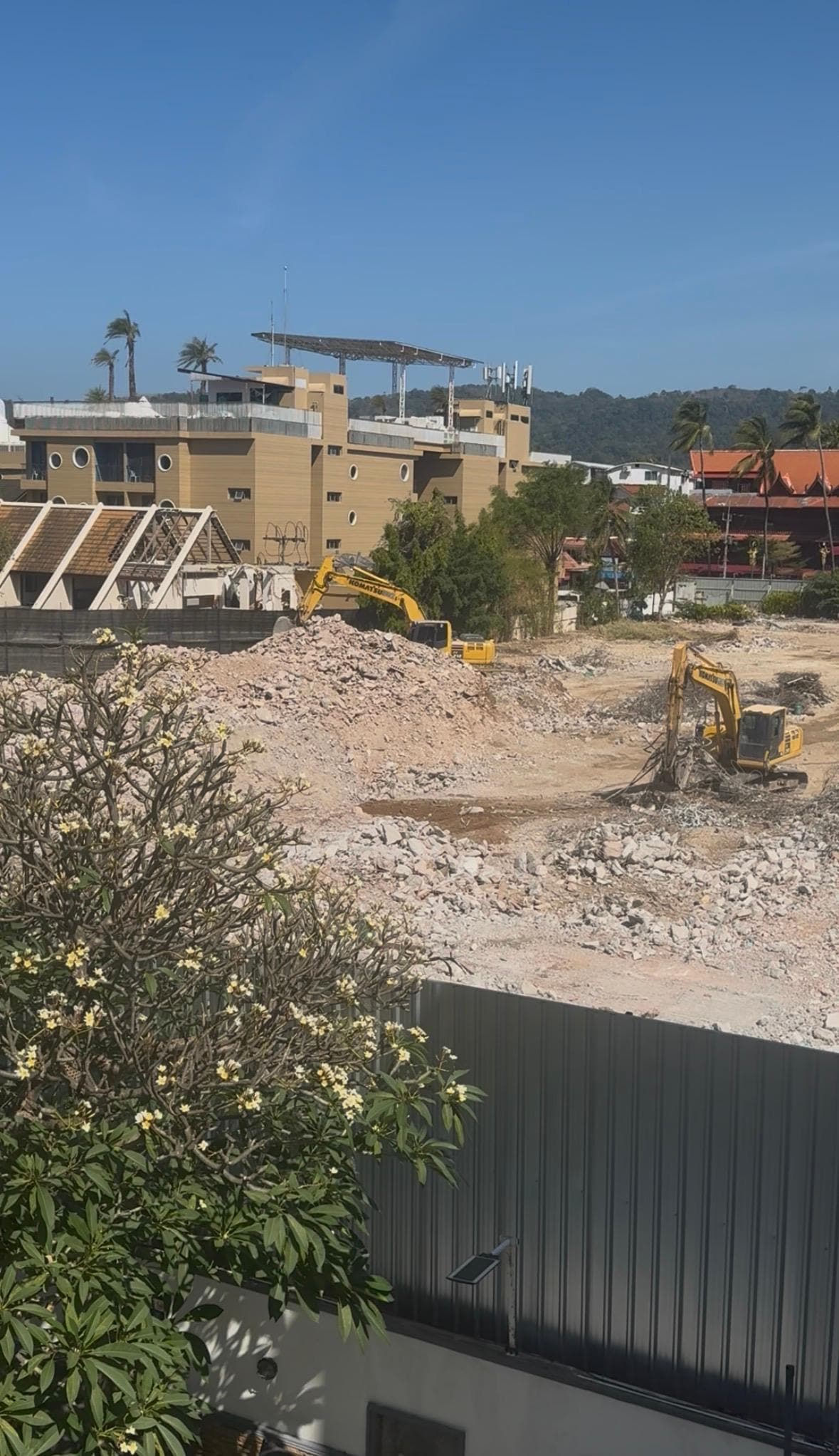Very loud demolition site right next to the hotel