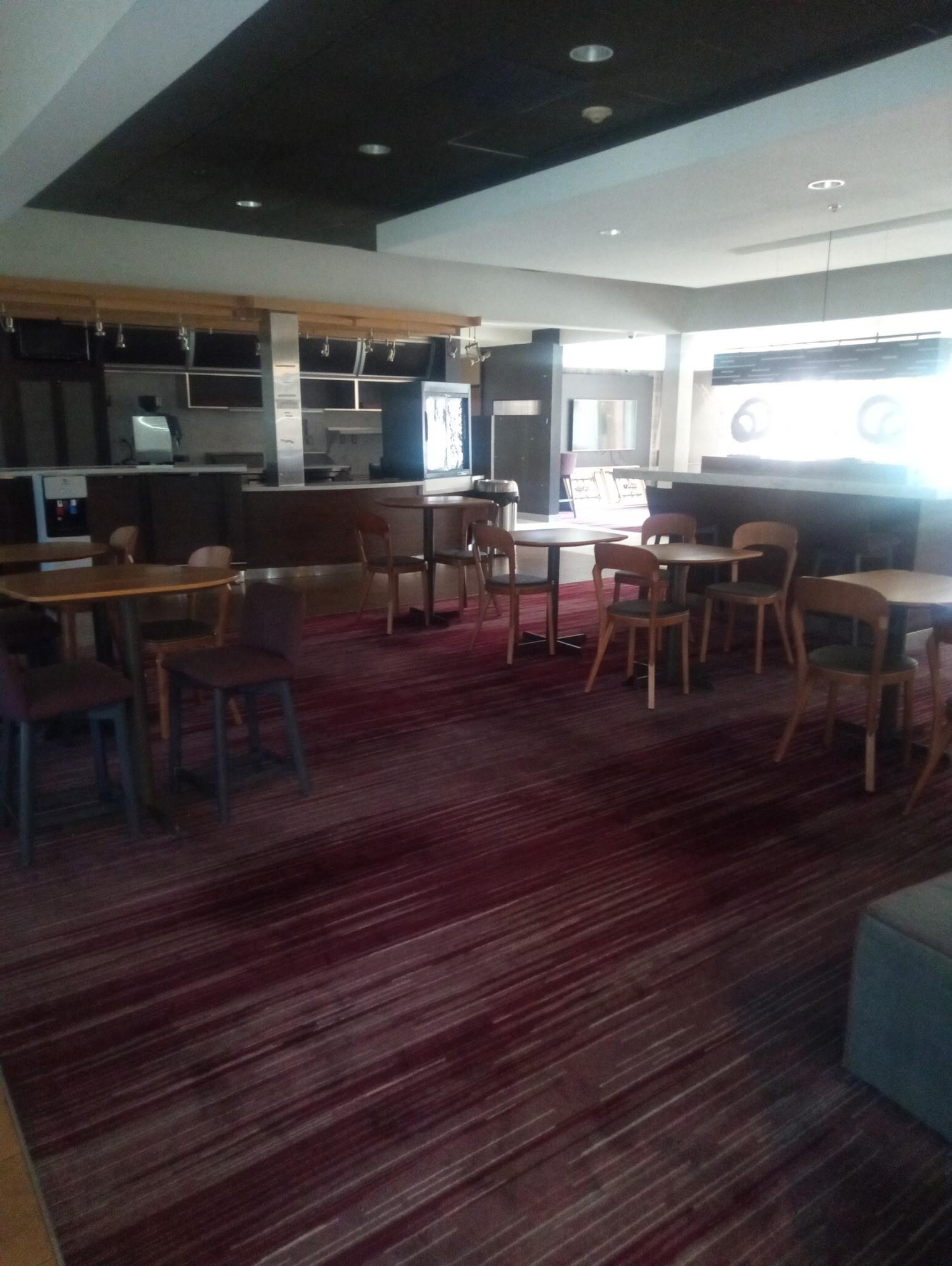 Closed dinning area. No lights 