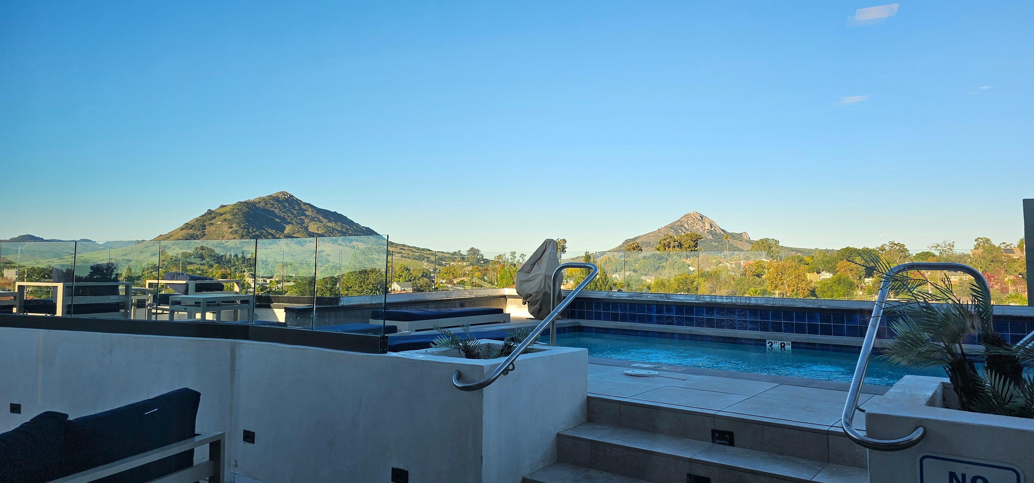 Jacuzzi, Pool & Fireside lounge on rooftop.