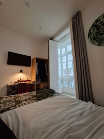 Blick vom Bett Richtung Fenster