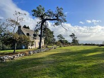 View of Villa Île Vierge