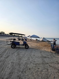 7am Friday morning... time to start setting up. Most people set their stuff up and head home. Everything is still there when your family arrives at the beach.
