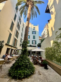 Beautiful outside foyer in the middle of hotel