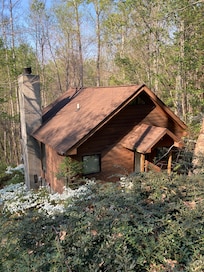 Cute cabin, be prepared for steps! Great exercise! Loved Kathy’s Cabin