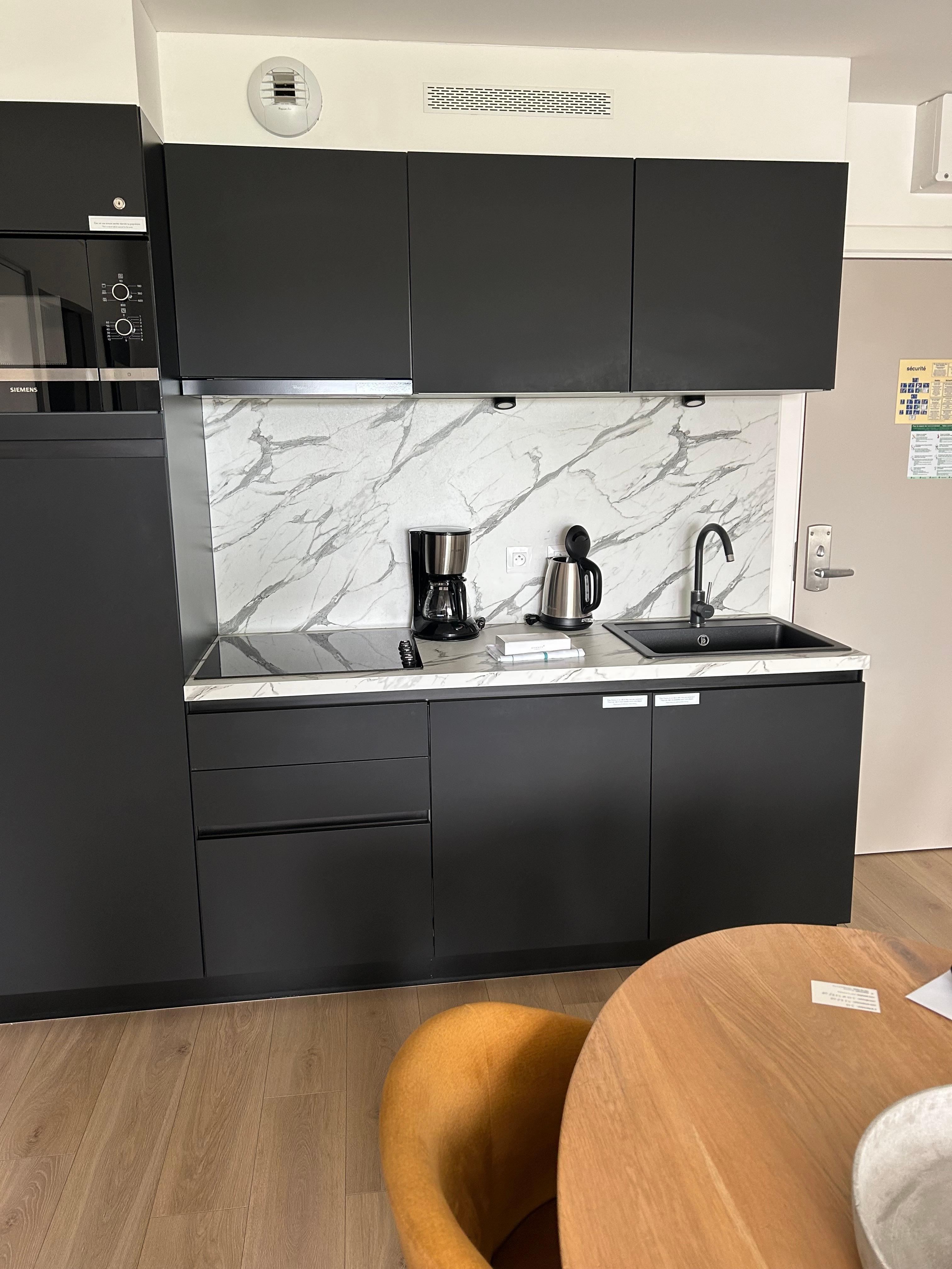 Kitchen fully equipped 